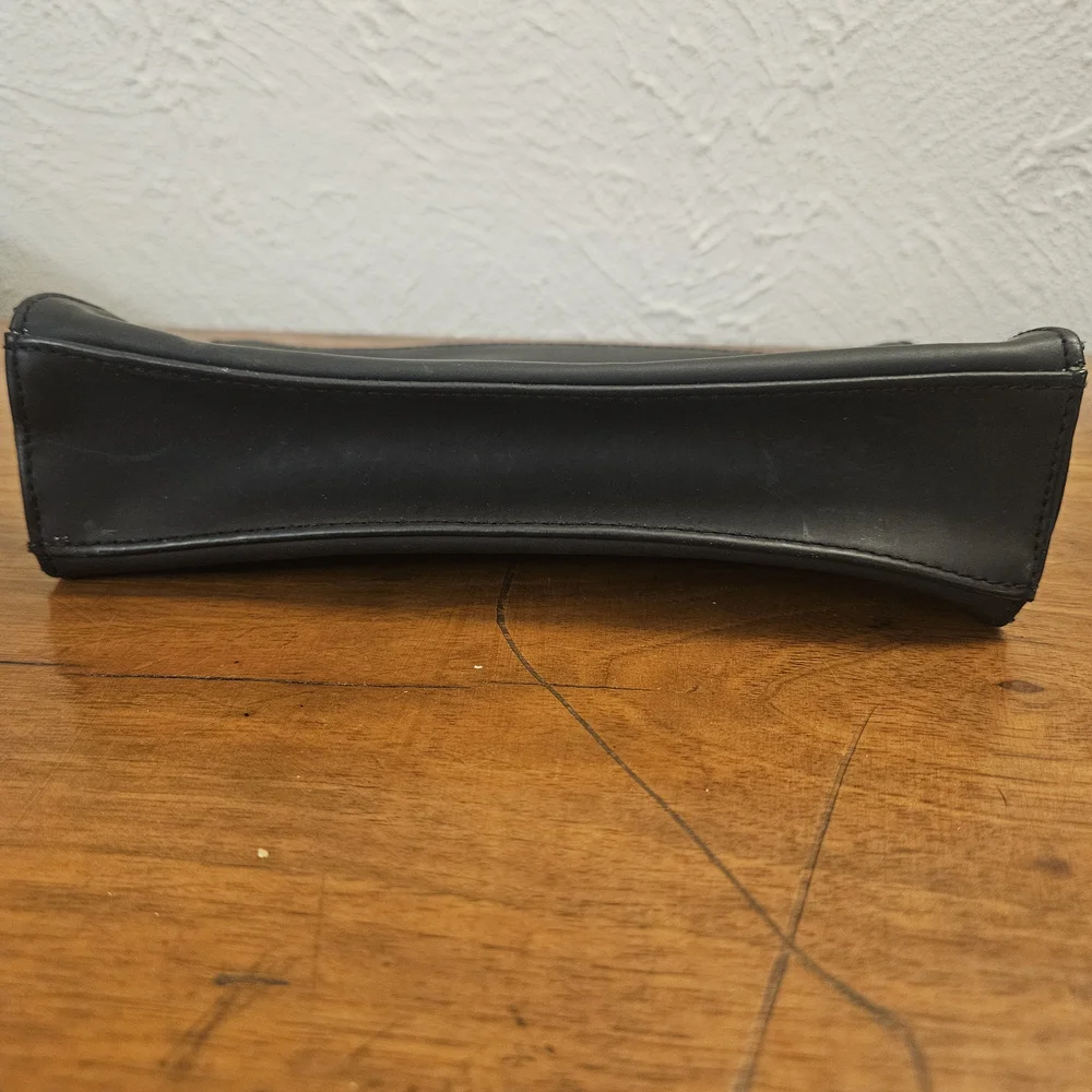 Guess Brand Makeup Bag - Travel Bag Cosmetic Black‎ Bag